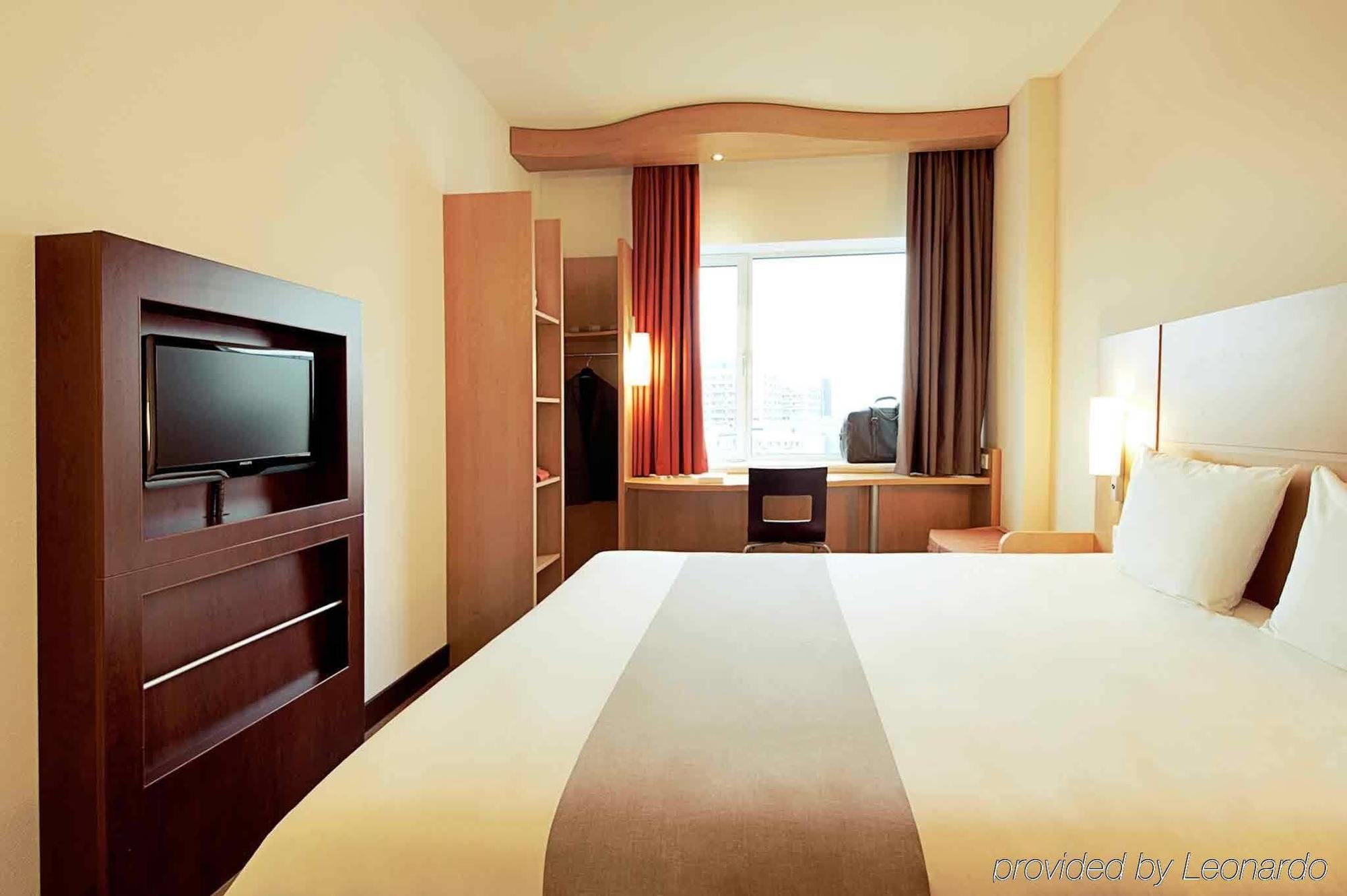 Ibis Poitiers Sud Hotel Luaran gambar